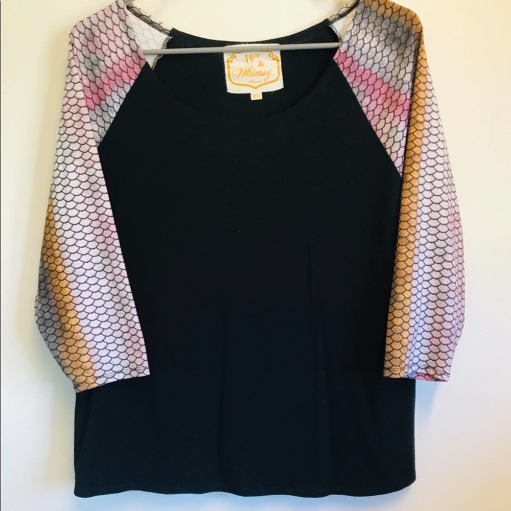 19th & Whimsey Mermaid Scale Long Sleeve Size M/L